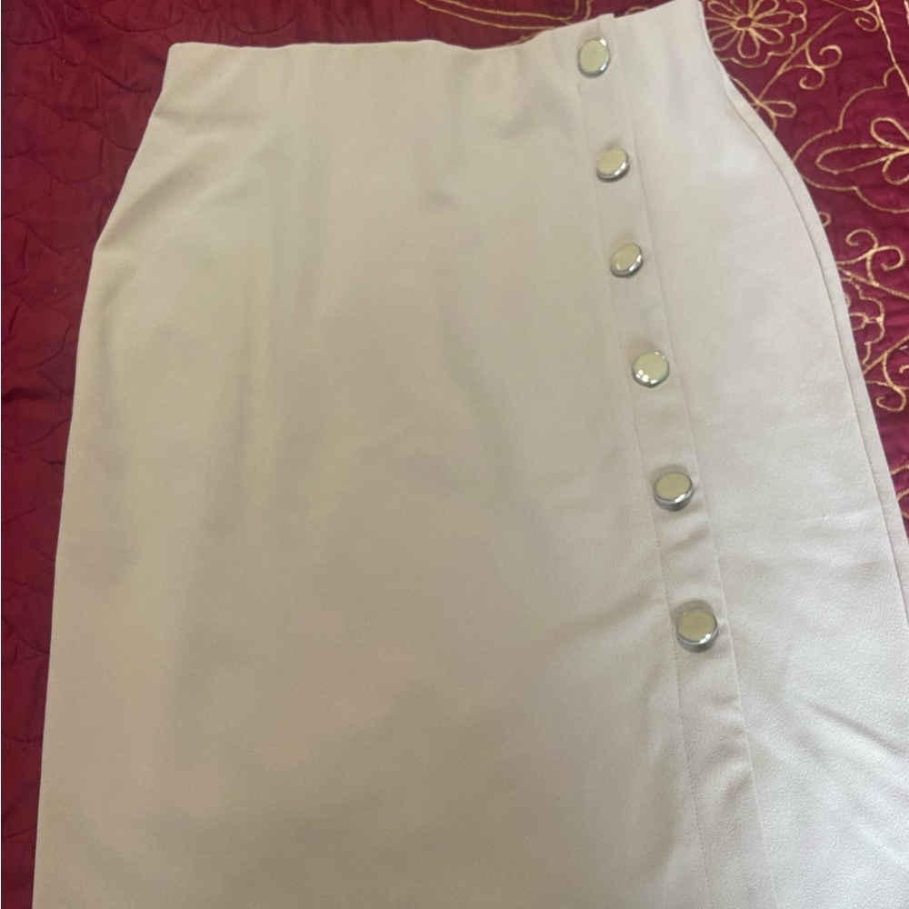 Nice skirt New York company size s fits like a medium Kaki color